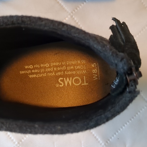 TOMS booties, black, size W8.5 - Picture 2 of 3